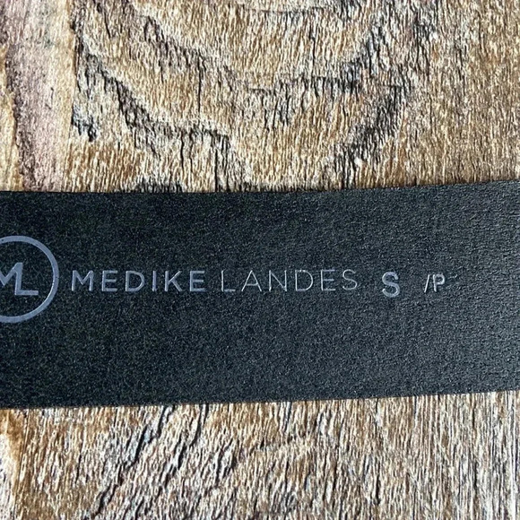Medike Landes | Black Leather Belt - Picture 5 of 7